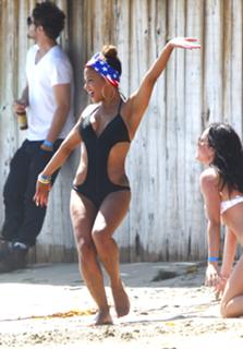 Christina Milian feet photo thumbnail