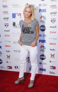 Jennie Garth feet photo thumbnail