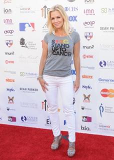 Jennie Garth feet photo thumbnail