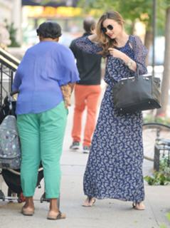 Miranda Kerr feet photo thumbnail