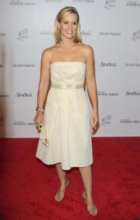 Jennie Garth feet photo thumbnail
