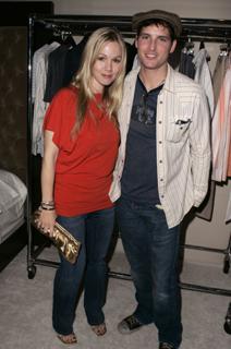 Jennie Garth feet photo thumbnail