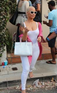 Amber Rose feet photo thumbnail
