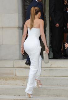 Jennifer Lopez feet photo thumbnail