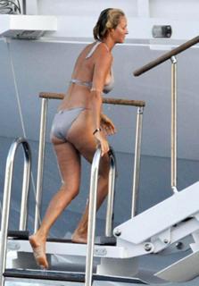 Uma Thurman feet photo thumbnail