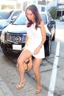Jordana Brewster feet photo thumbnail