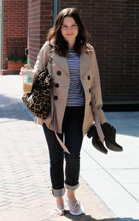 Sophia Bush feet photo thumbnail