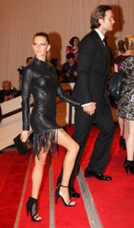 Gisele Bündchen feet photo thumbnail