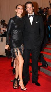 Gisele Bündchen feet photo thumbnail