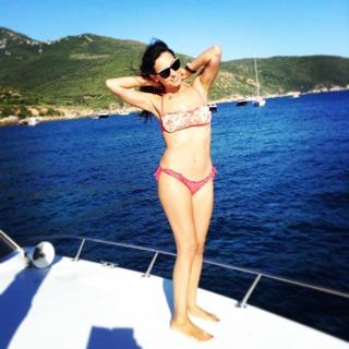 Caterina Balivo feet photo thumbnail