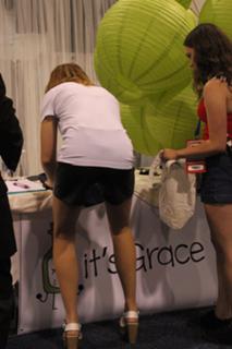 Grace Helbig feet photo thumbnail