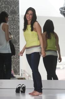 Jessica Lowndes feet photo thumbnail