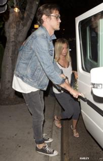 Ashley Tisdale feet photo thumbnail