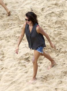 Penélope Cruz feet photo thumbnail