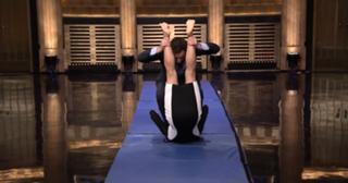 Halle Berry feet photo thumbnail