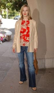 Jennie Garth feet photo thumbnail
