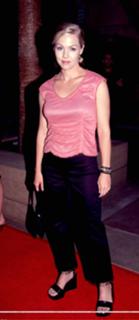 Jennie Garth feet photo thumbnail