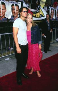 Jennie Garth feet photo thumbnail