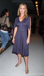 Jennie Garth feet photo thumbnail