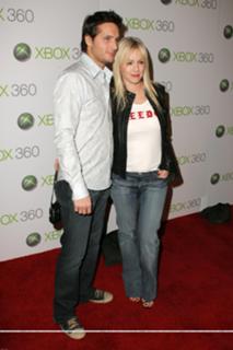 Jennie Garth feet photo thumbnail