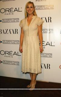 Jennie Garth feet photo thumbnail