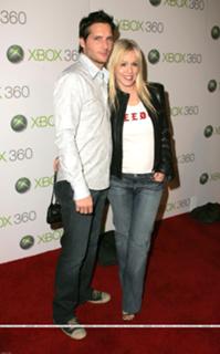 Jennie Garth feet photo thumbnail