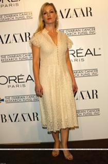Jennie Garth feet photo thumbnail