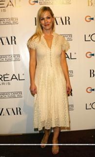 Jennie Garth feet photo thumbnail
