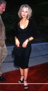 Jennie Garth feet photo thumbnail