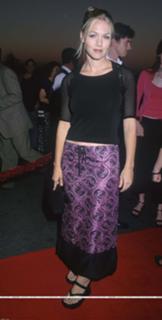 Jennie Garth feet photo thumbnail