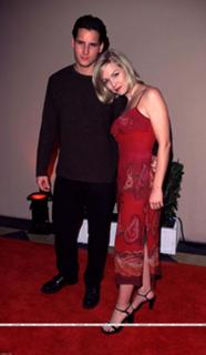Jennie Garth feet photo thumbnail