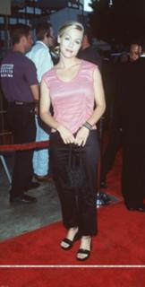 Jennie Garth feet photo thumbnail