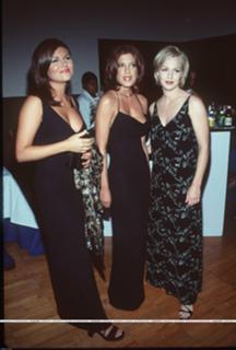 Jennie Garth feet photo thumbnail