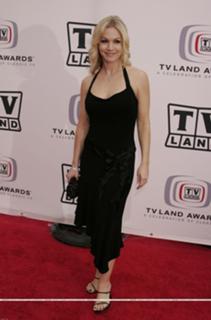 Jennie Garth feet photo thumbnail