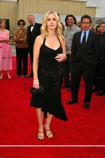 Jennie Garth feet photo thumbnail