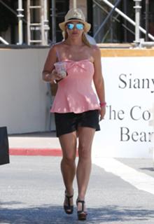 Britney Spears feet photo thumbnail