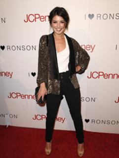 Shenae Grimes-Beech feet photo thumbnail