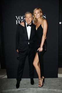 Karlie Kloss feet photo thumbnail