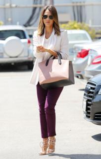 Jessica Alba feet photo thumbnail