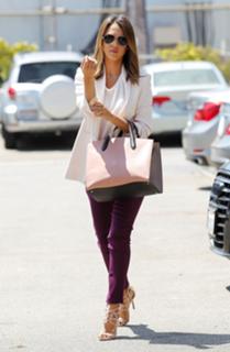 Jessica Alba feet photo thumbnail