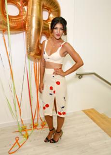 Jessica Szohr feet photo thumbnail