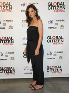 Katie Holmes feet photo thumbnail