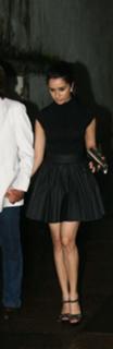 Shraddha Kapoor feet photo thumbnail