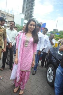Shraddha Kapoor feet photo thumbnail