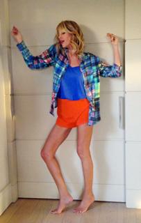 Alessia Marcuzzi feet photo thumbnail