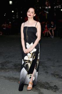 Rose McGowan feet photo thumbnail
