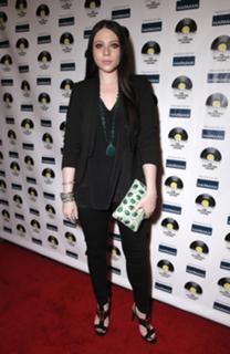 Michelle Trachtenberg feet photo thumbnail