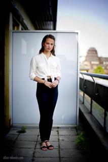Alicia Vikander feet photo thumbnail
