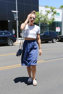 Katharine McPhee feet photo thumbnail