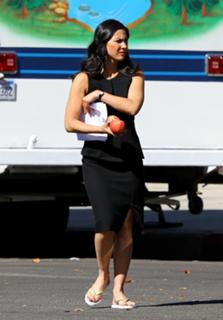 Olivia Munn feet photo thumbnail